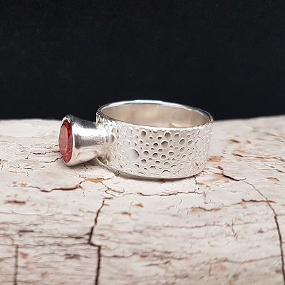 ethan-taylor-designs-red-gem-ring