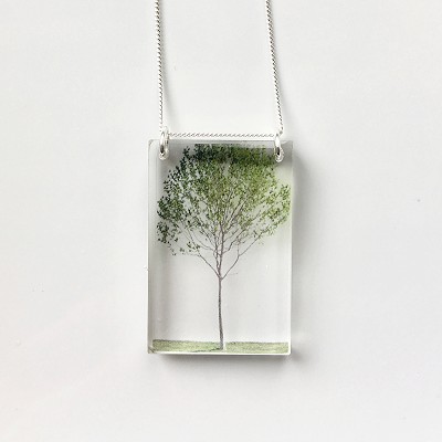 tallgreentreependant